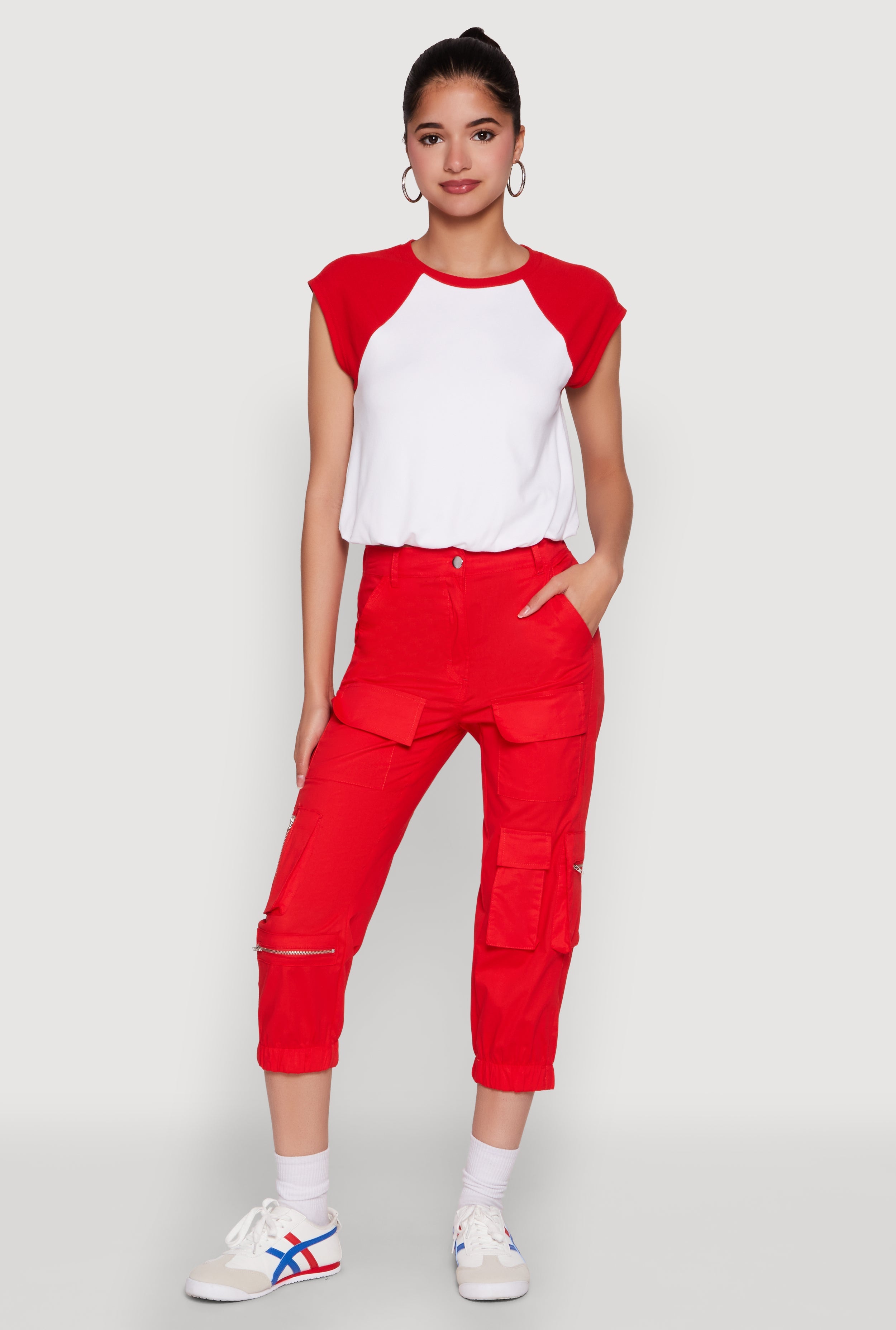 Zip Detail Capri Cargo Pants